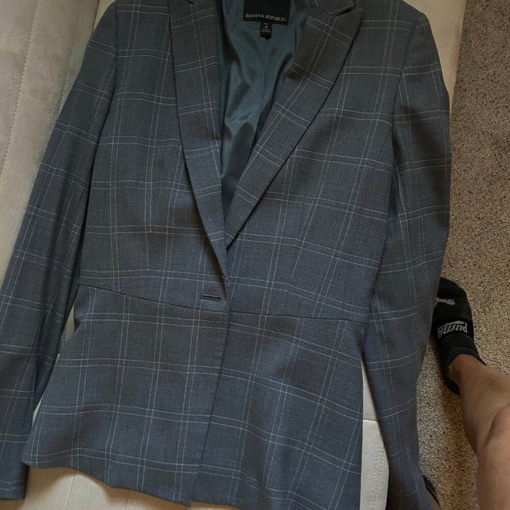 Banana Republic Womens 4 Stretch The Logan Fit 2 Piece Suit Wool Gray Plaid